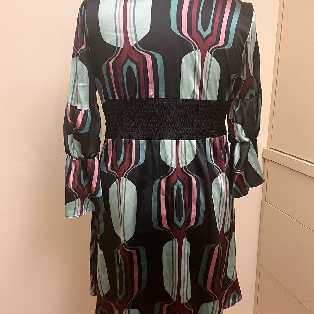 Fun Retro Dress - Picture 3 of 5